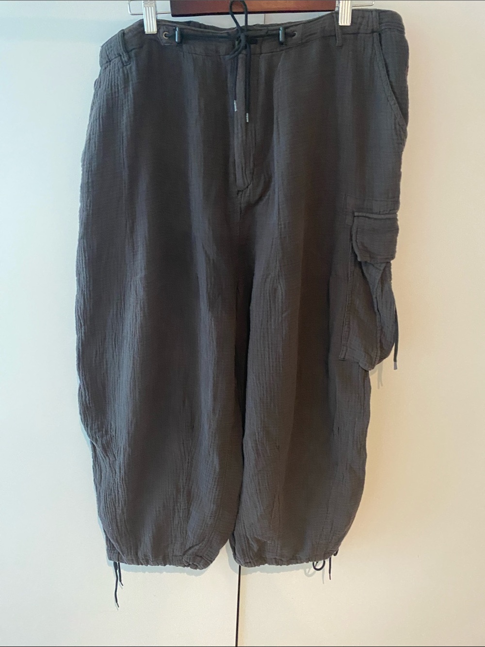 Urban Outfitters Women's Cropped Cargo Pants - Charcoal